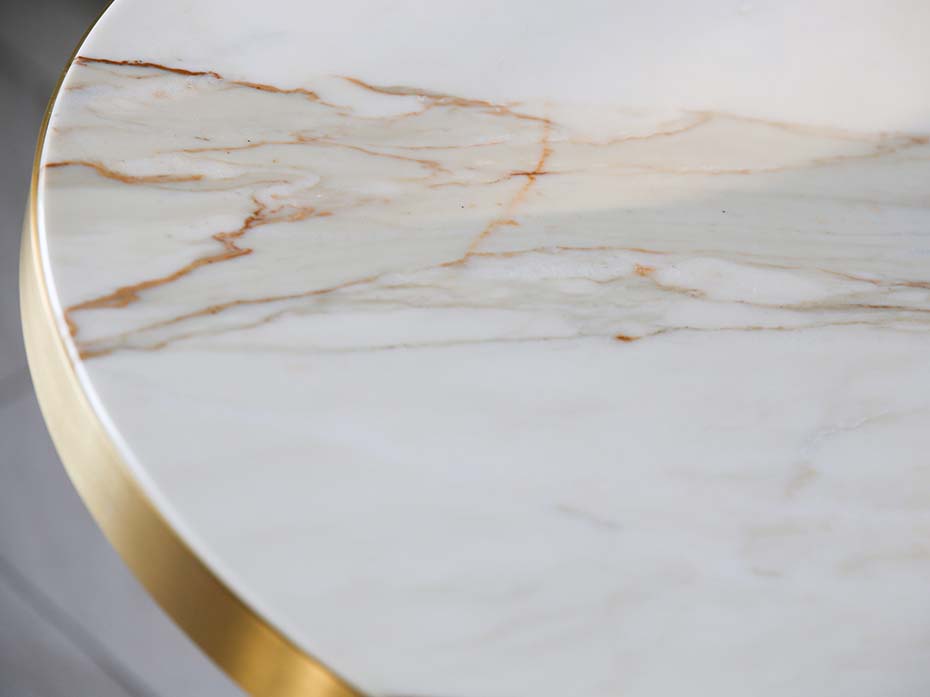 Стол кофейный круглый Furnitek FG-061 столешница из натурального мрамора