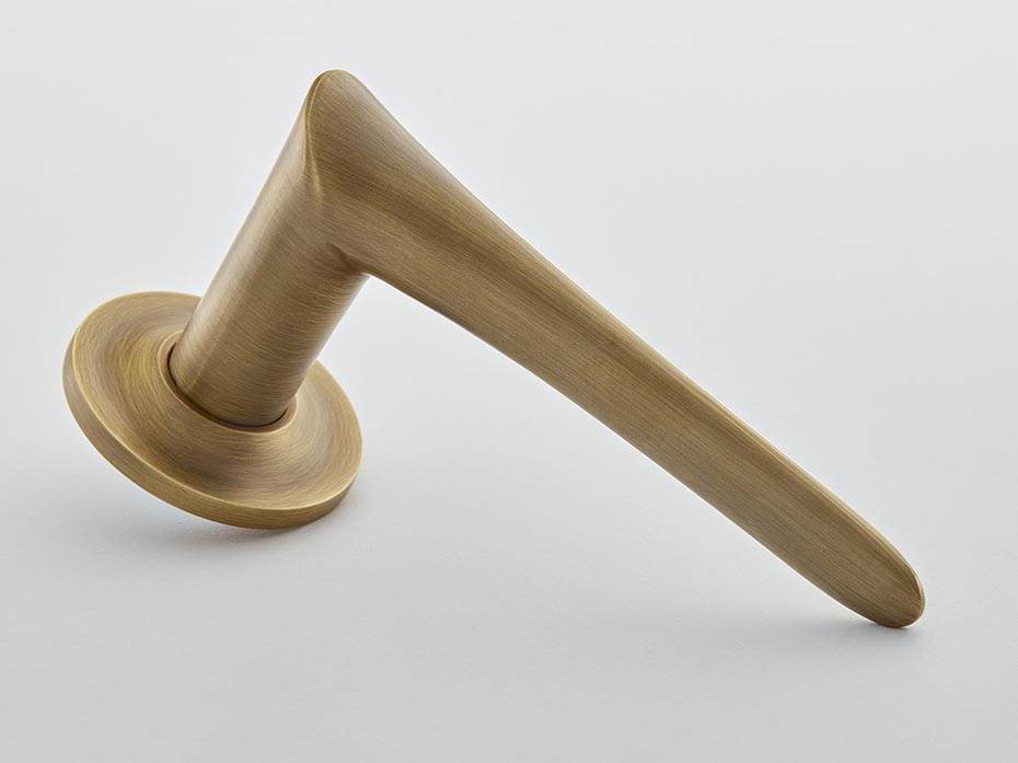 Дверная ручка на розетке Croft 7317 Liberty Lever LAB матовая бронза