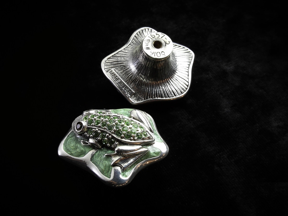 Мебельная ручка-кнопка Edgar Berebi 8016 серебро