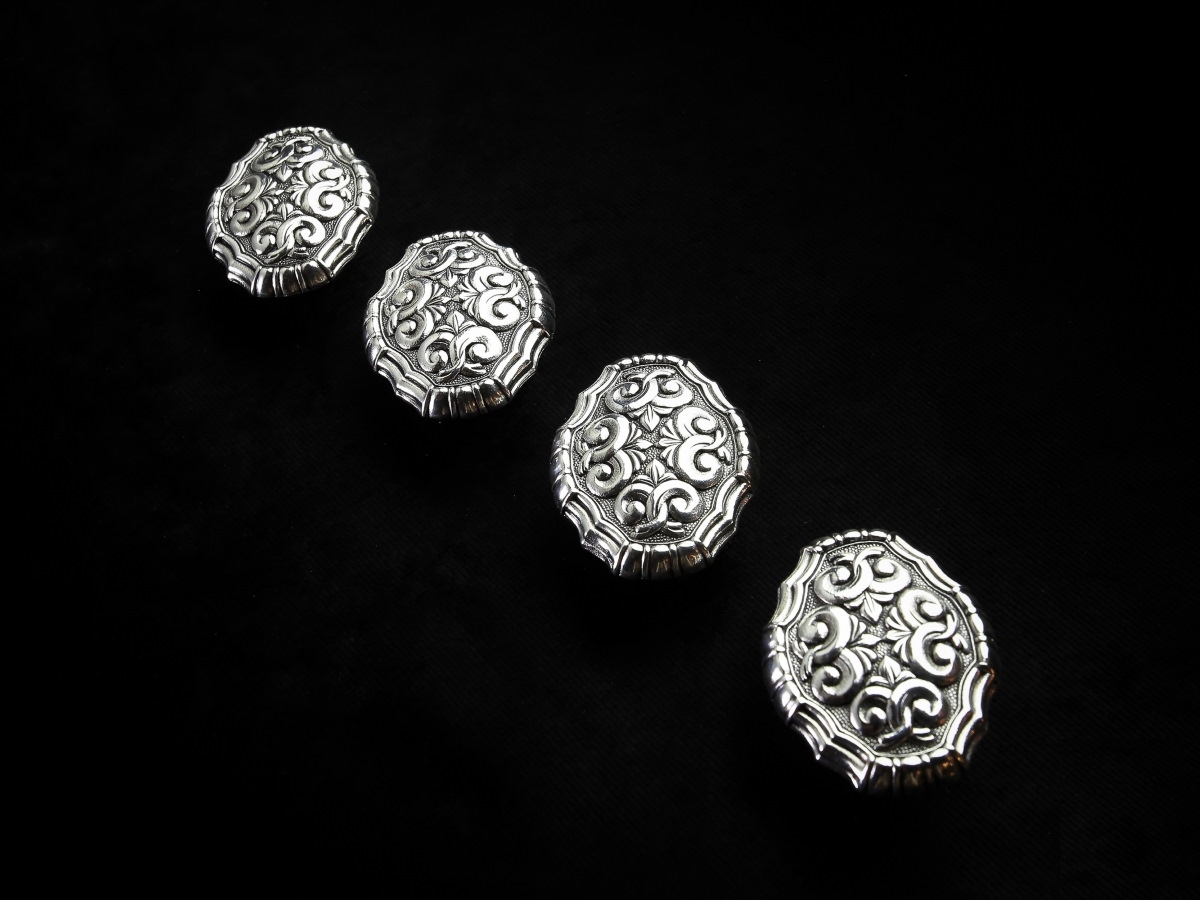 Мебельная ручка-кнопка Edgar Berebi 8389 серебро