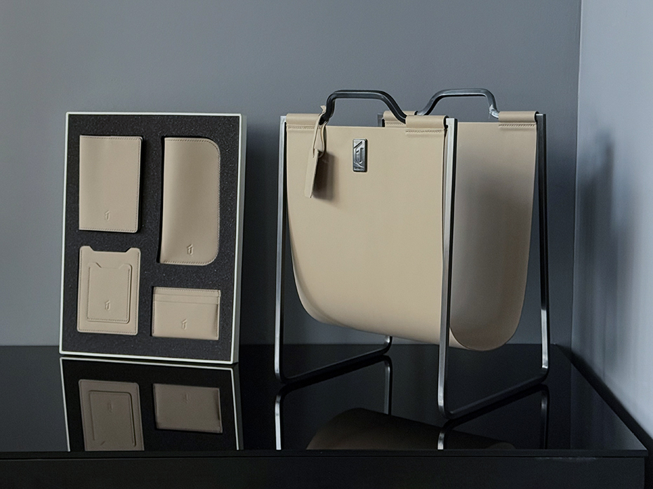 Подарочный набор аксессуаров из кожи FURNITEK FG-411