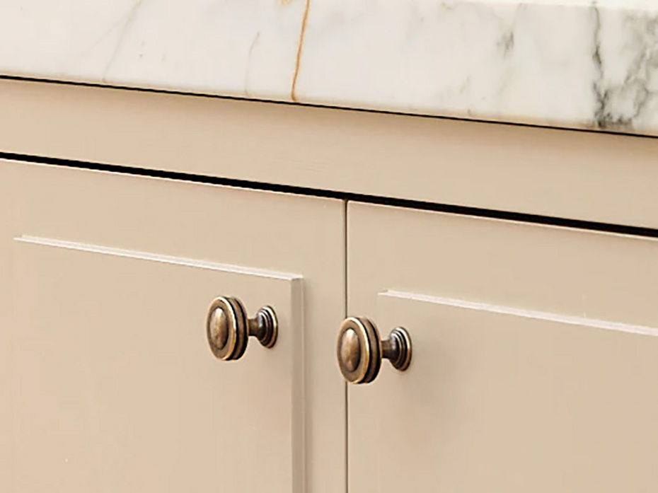 Мебельная ручка-кнопка Armac Martin Corona 25 мм полированная латунь