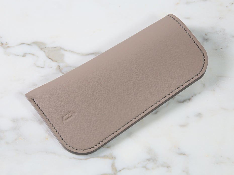 Футляр кожаный для очков FURNITEK FG-0102711 в подарочной коробке