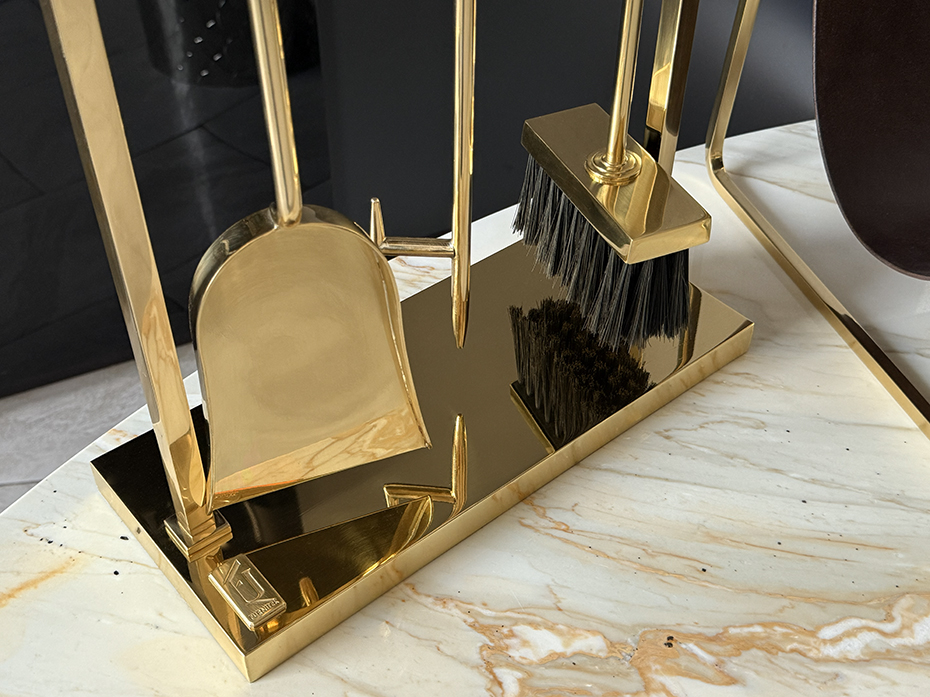 Каминный набор с дровницей FURNITEK FG-01129 полированная латунь с позолотой