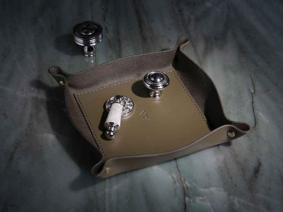 Монетница из натуральной кожи FG-115003 цвет оливковый