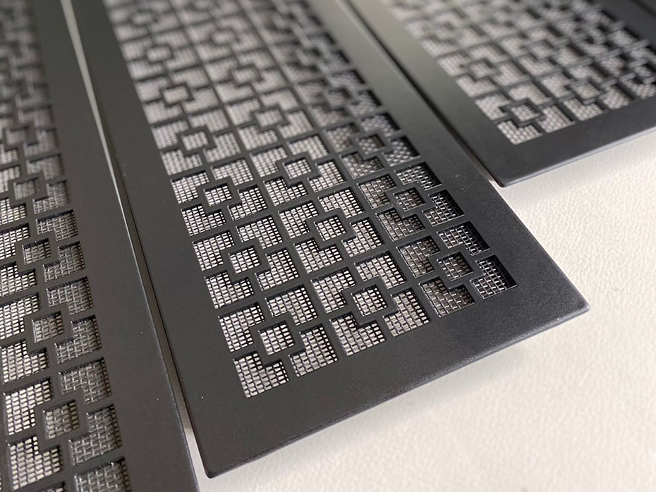 Решетка металлическая латунная Furnitek fg-30003 черная бронза