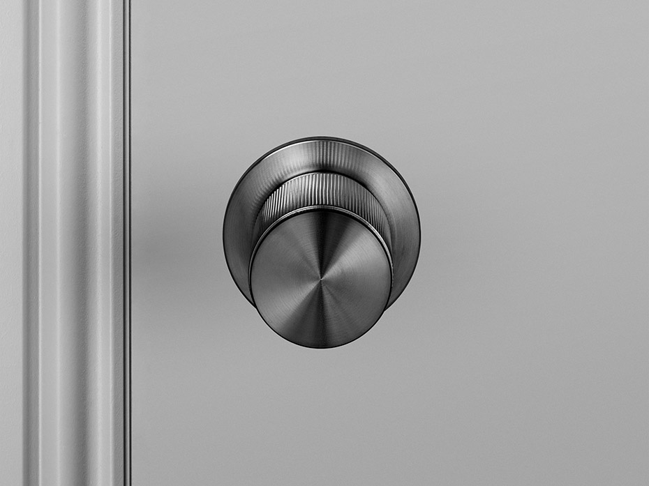 Дверная ручка-кноб D-40mm Buster and Punch Linear RDK-091055 графит