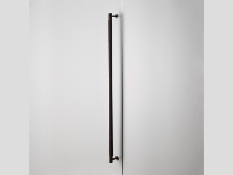 Ручка скоба мебельная Buster & Punch UK-CB-760-SM матовая бронза