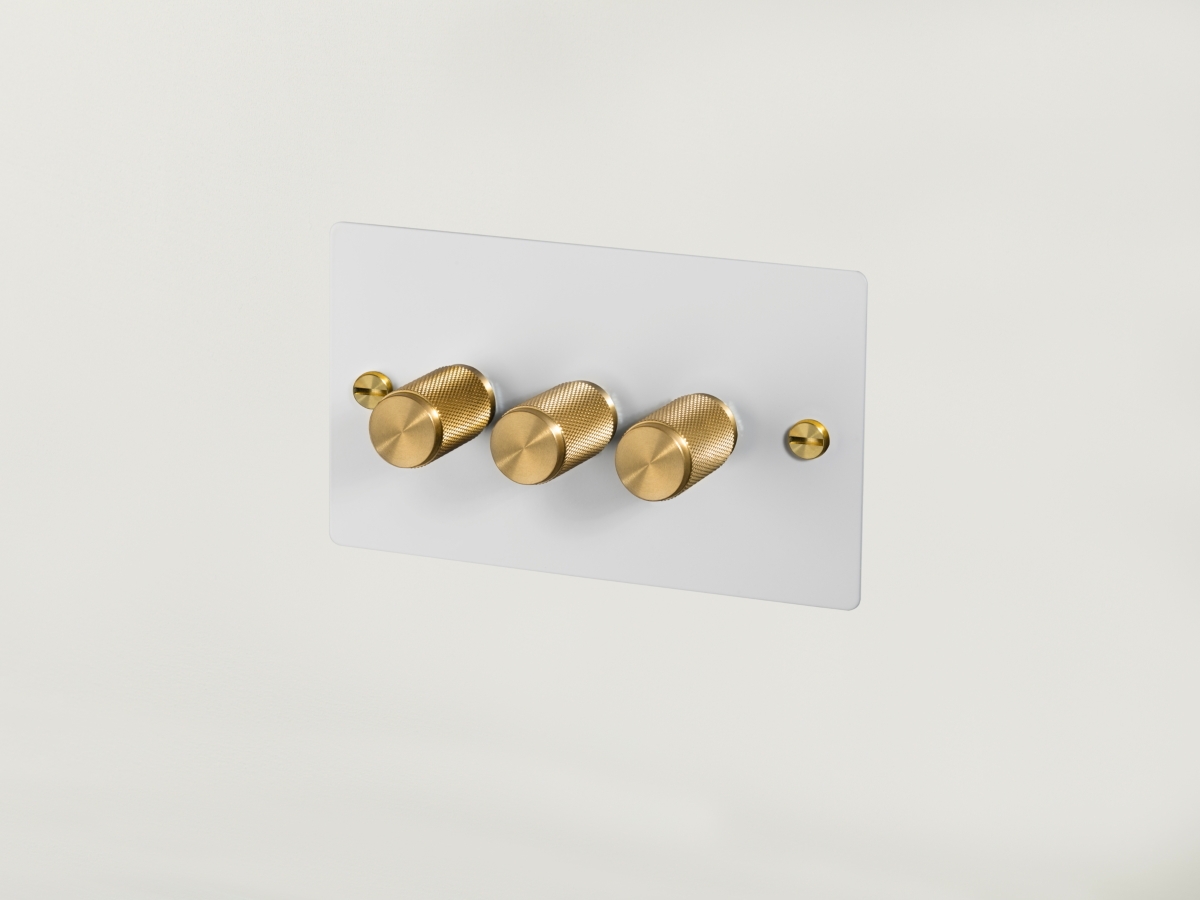 Диммер Buster & Punch тройной UK-DI-CO-3G-WH-BR-A белый