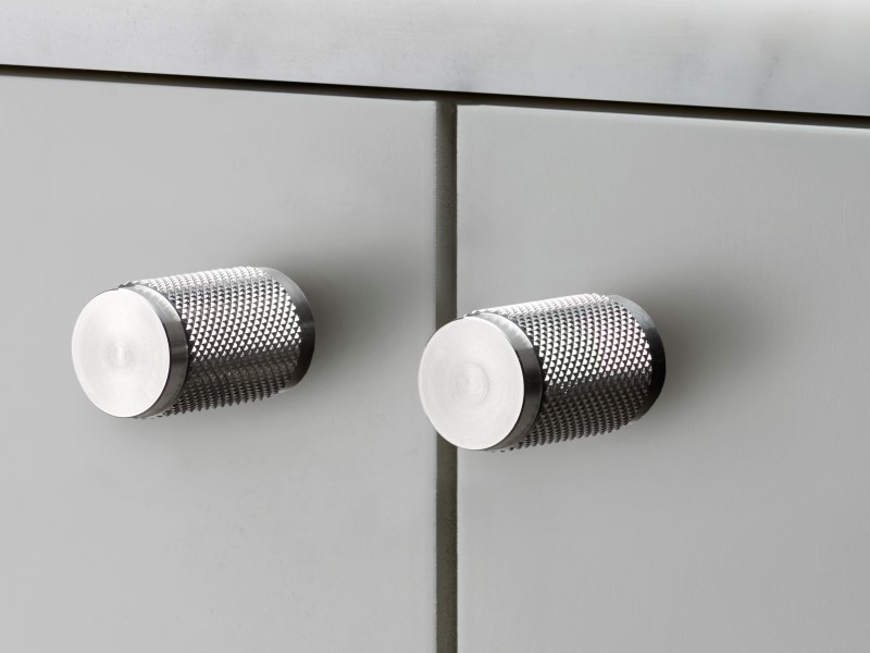 Мебельная ручка кнопка Buster & Punch UK-KN-ST матовый хром