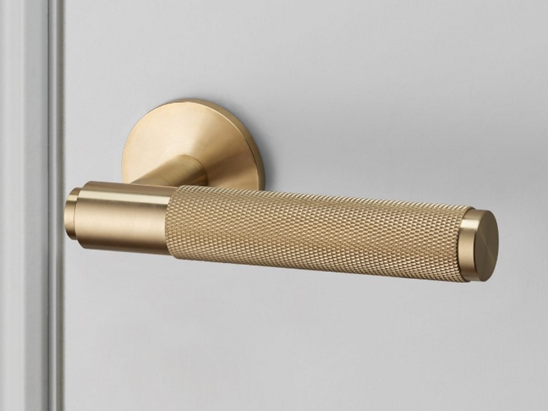 Дверная ручка на розетке Buster & Punch UK-LH-U-38-BR матовая латунь