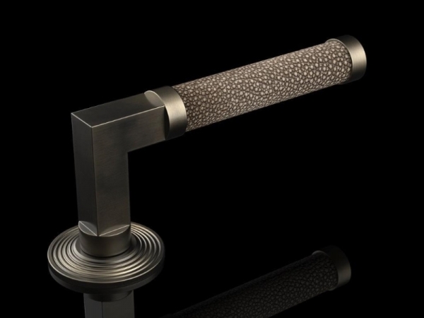 Дверная ручка на розетке Oliver Knights Evrat матовая бронза