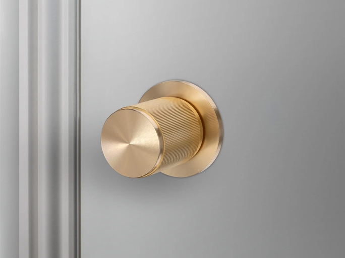 Дверная ручка-кноб D-40mm Buster and Punch Linear RDK-051053 матовая латунь