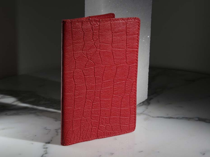 Обложка на паспорт FURNITEK модель FG-02013 из натуральной кожи цвет красный