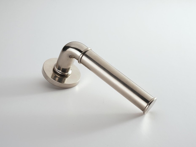 Дверная ручка на розетке Frank Allart 7759/7843 полированный никель